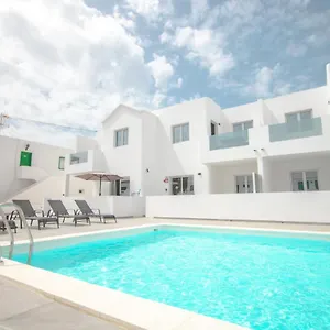 https://apartment-6-rociega-35-puerto-del-carmen.in-canary-islands.com